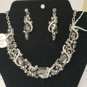 Gray and silver rhinestone necklace set